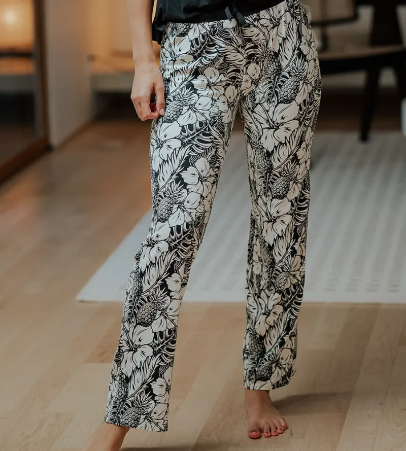 Women's Bamboo Sleep Pants - Soft Black Pineapple Print